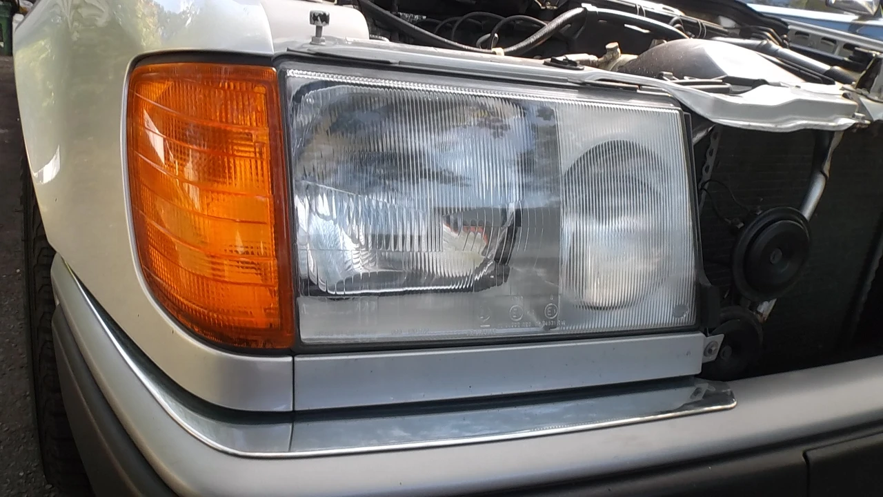 1991 Mercedes-Benz W124 E-Class - Image 28 of 31