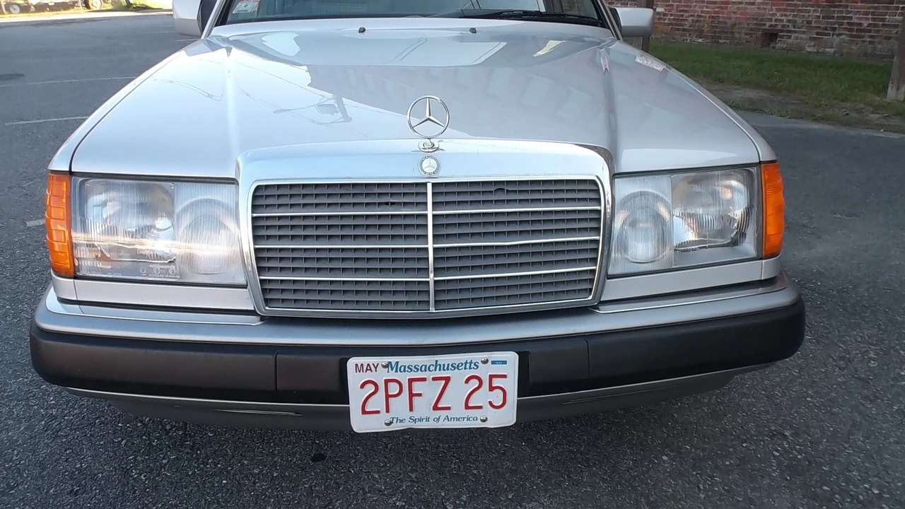 1991 Mercedes-Benz W124 E-Class - Image 8 of 31