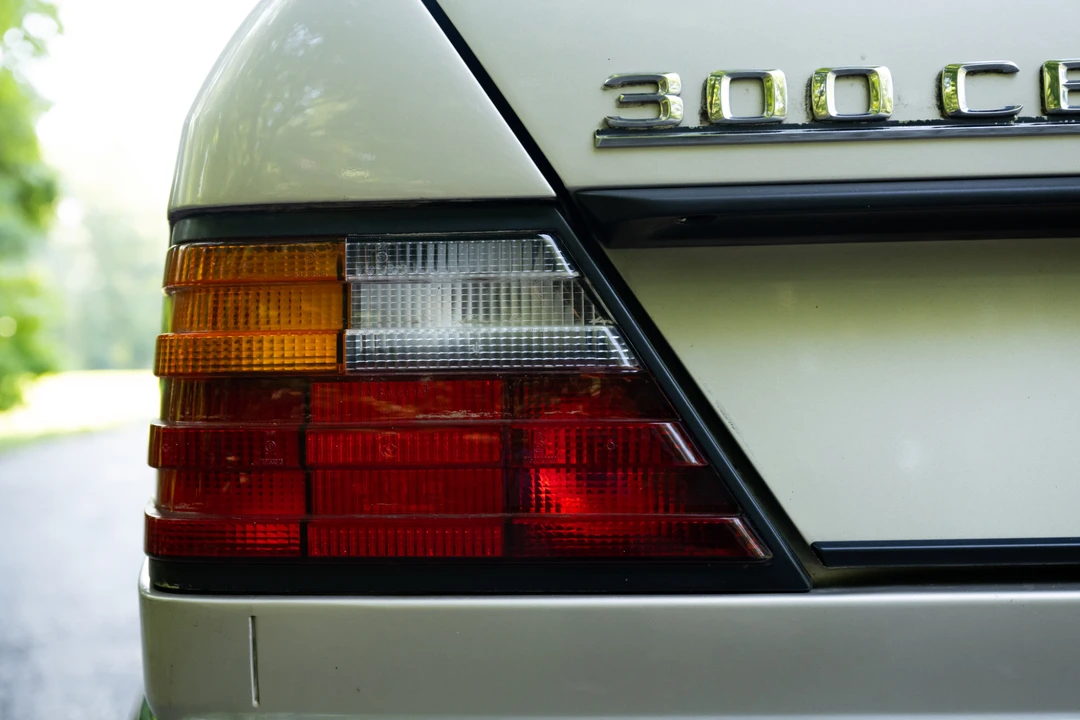 1991 Mercedes-Benz W124 E-Class - Image 29 of 31