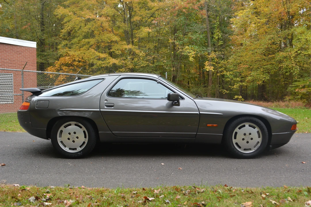 1991 Porsche 928 S4 - Image 14 of 31