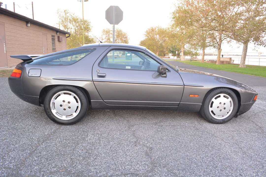 1991 Porsche 928 S4 - Image 13 of 31