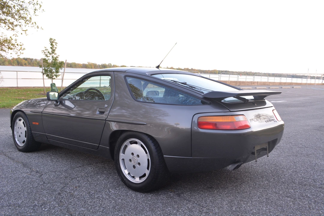 1991 Porsche 928 S4 - Image 6 of 31