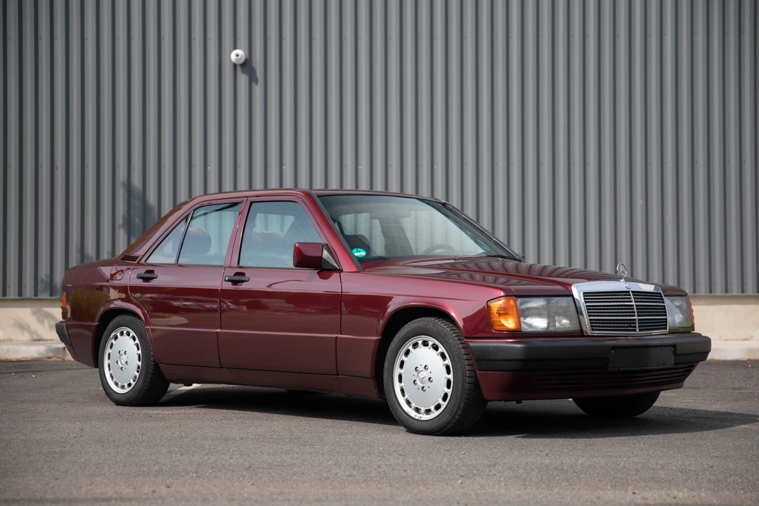 1992 Mercedes-Benz 190E - Image 12 of 31