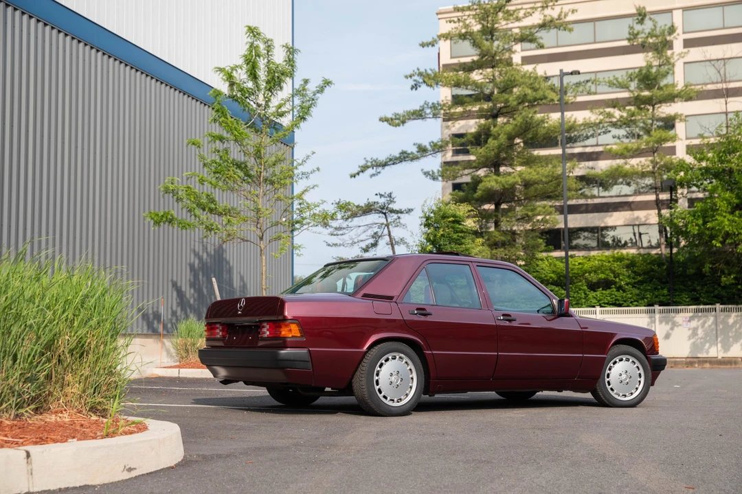 1992 Mercedes-Benz 190E - Image 17 of 31