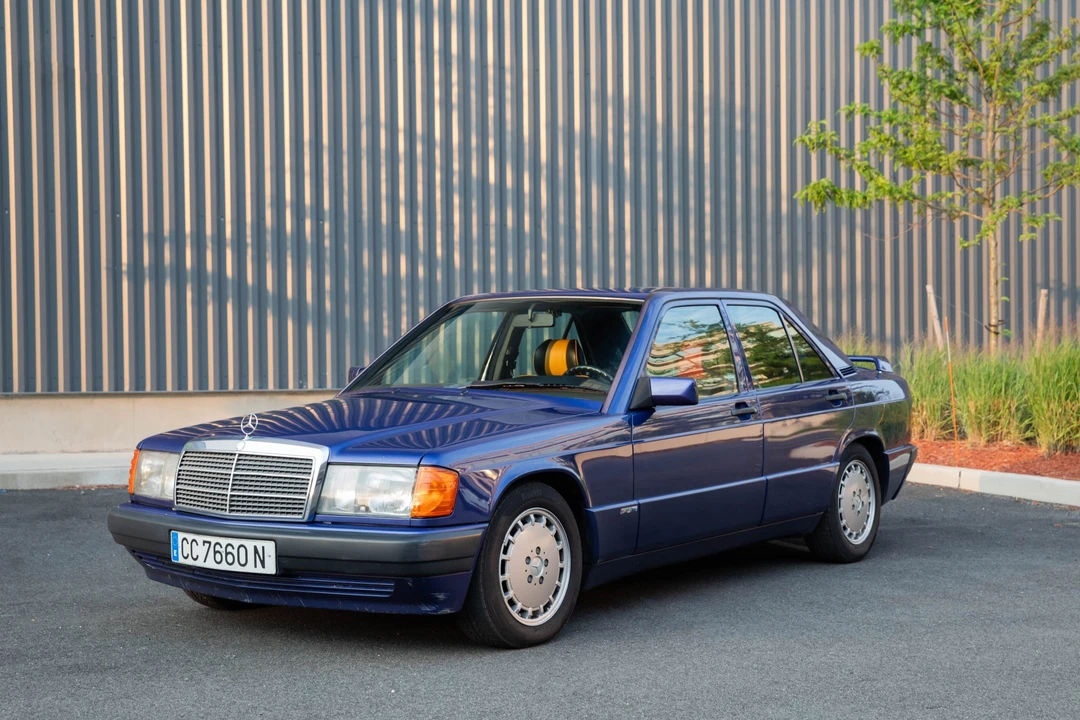1992 Mercedes-Benz 190E - Image 2 of 31