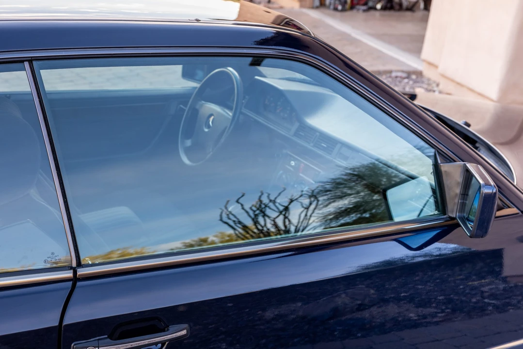 1992 Mercedes-Benz W124 E-Class - Image 17 of 31