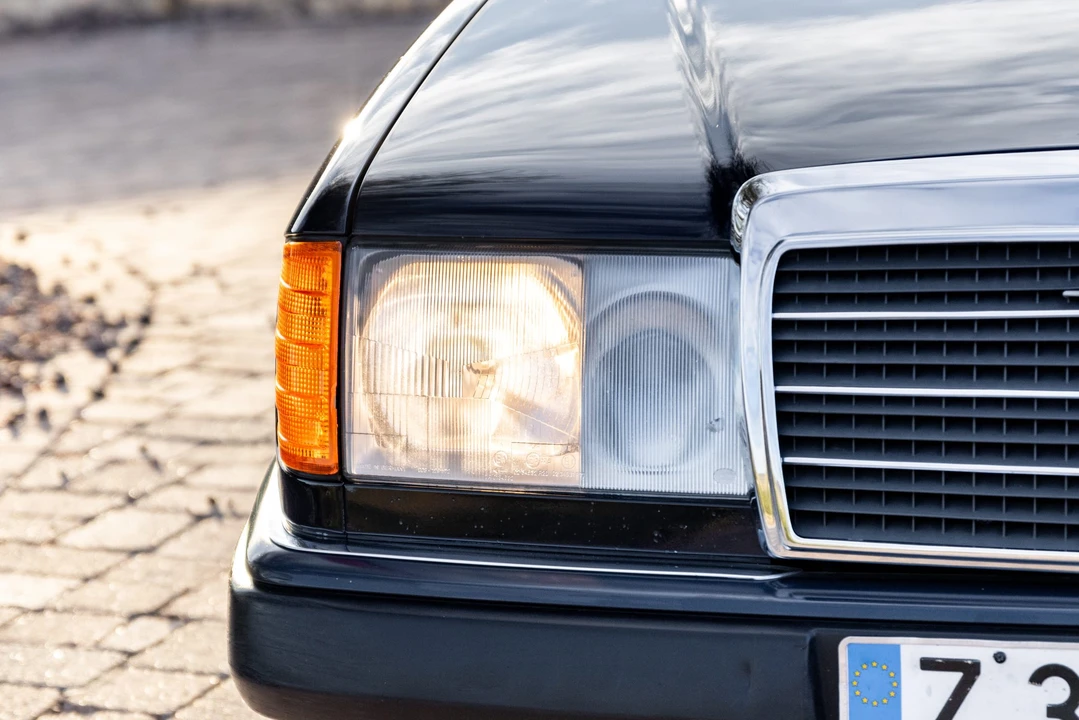 1992 Mercedes-Benz W124 E-Class - Image 13 of 31