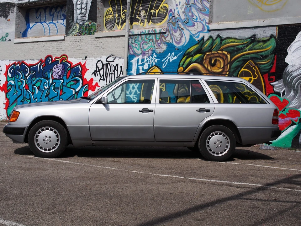 1992 Mercedes-Benz W124 E-Class - Image 10 of 31