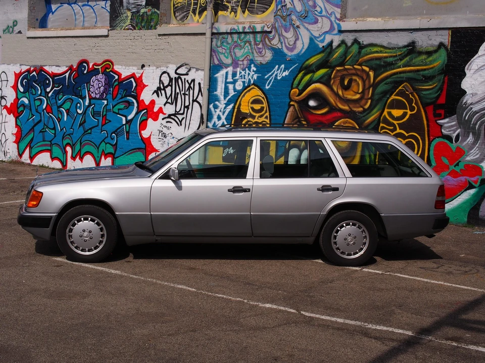 1992 Mercedes-Benz W124 E-Class - Image 9 of 31