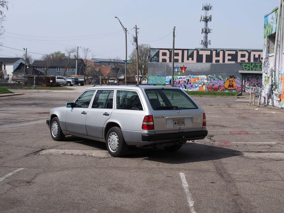 1992 Mercedes-Benz W124 E-Class - Image 16 of 31
