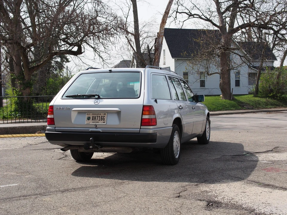 1992 Mercedes-Benz W124 E-Class - Image 21 of 31