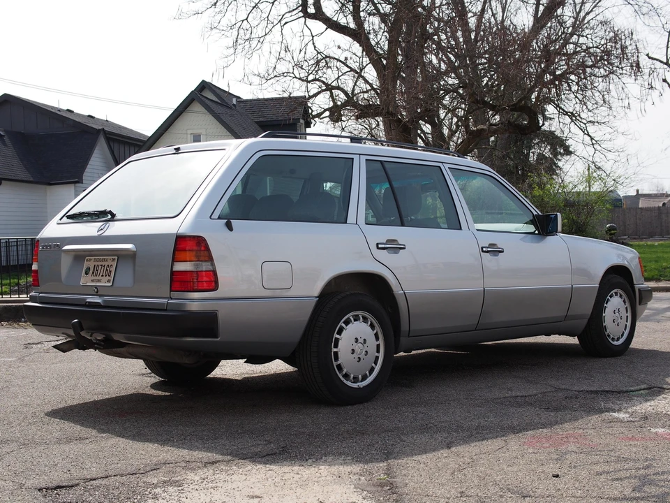 1992 Mercedes-Benz W124 E-Class - Image 23 of 31
