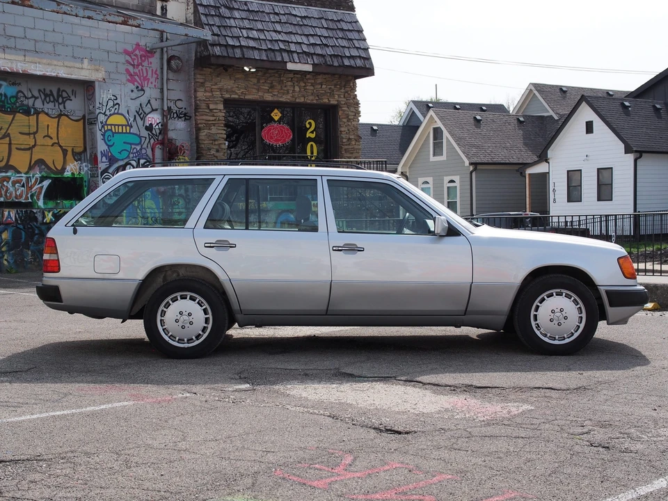 1992 Mercedes-Benz W124 E-Class - Image 24 of 31