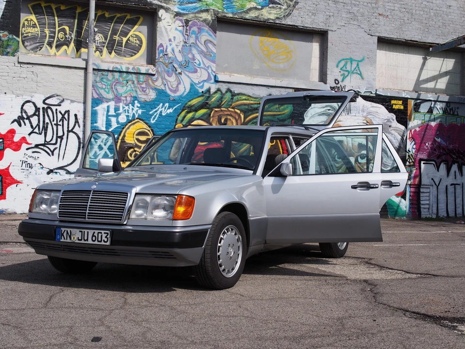 1992 Mercedes-Benz W124 E-Class - Image 29 of 31