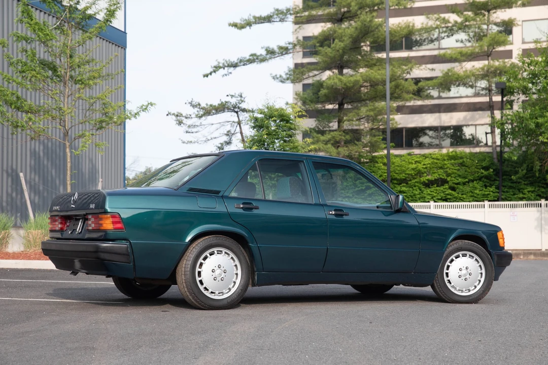 1993 Mercedes-Benz 190E - Image 16 of 31