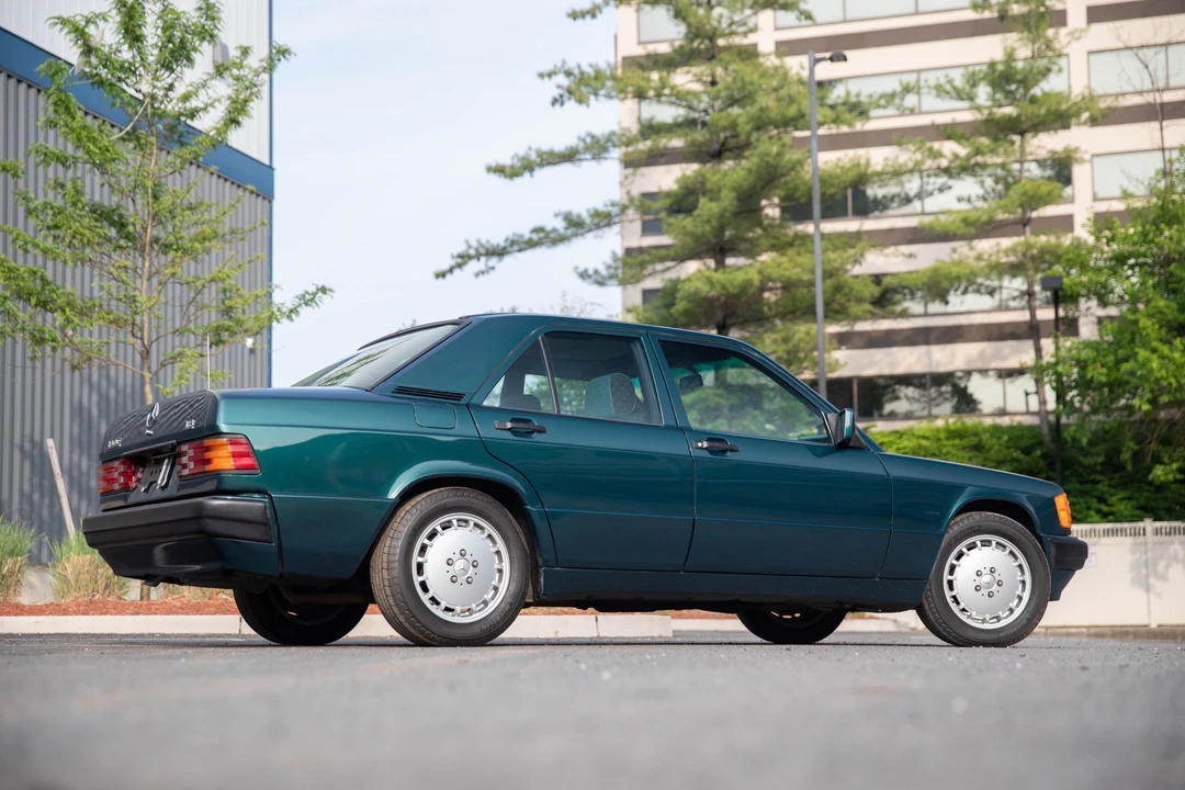 1993 Mercedes-Benz 190E - Image 17 of 31