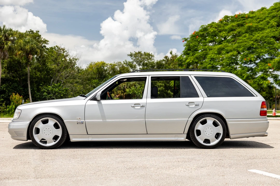 1994 Mercedes-Benz W124 E-Class - Image 11 of 31