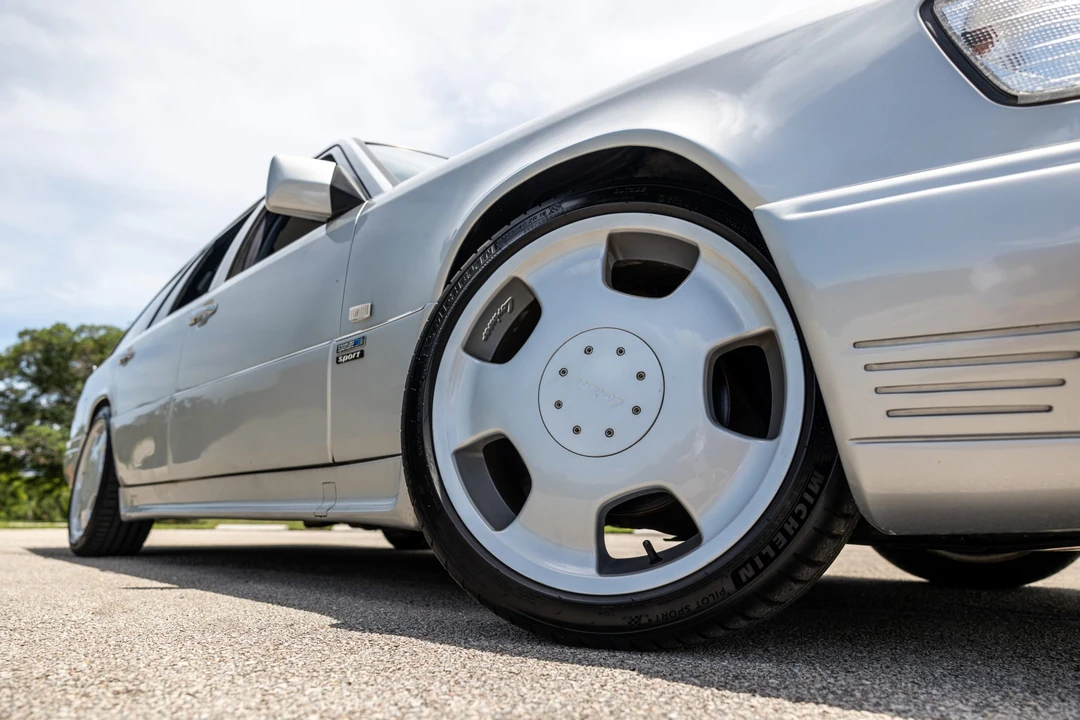 1994 Mercedes-Benz W124 E-Class - Image 13 of 31