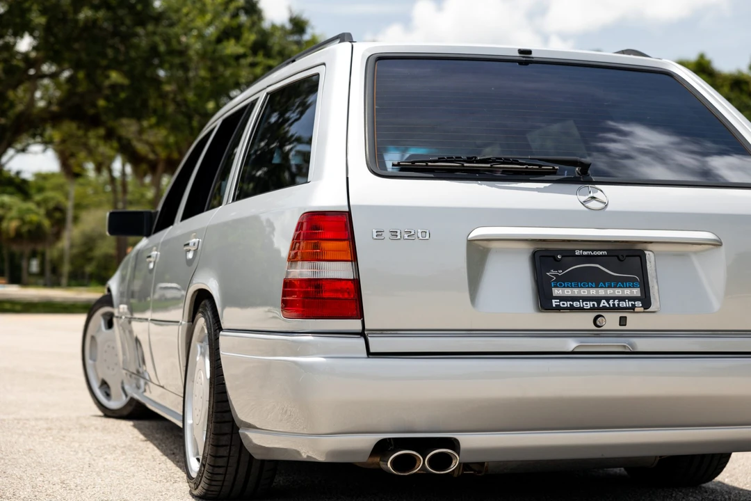1994 Mercedes-Benz W124 E-Class - Image 17 of 31