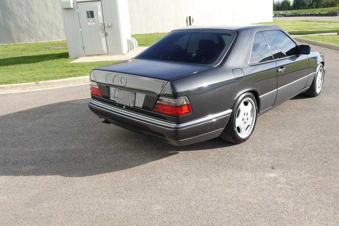 1995 Mercedes-Benz W124 E-Class - Image 13 of 31