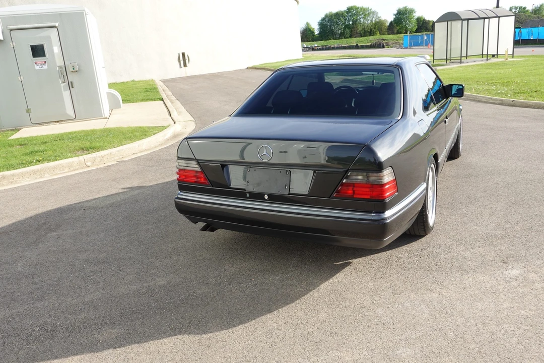 1995 Mercedes-Benz W124 E-Class - Image 12 of 31