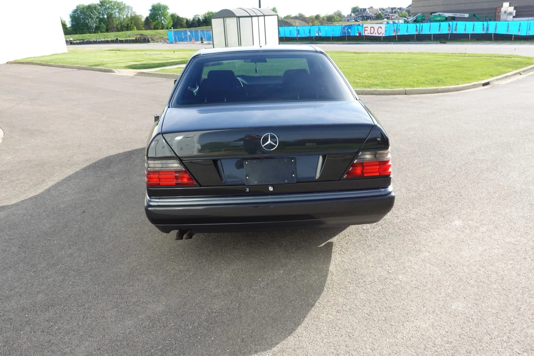 1995 Mercedes-Benz W124 E-Class - Image 11 of 31