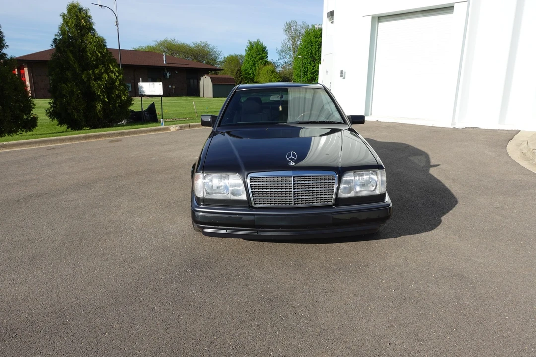 1995 Mercedes-Benz W124 E-Class - Image 3 of 31
