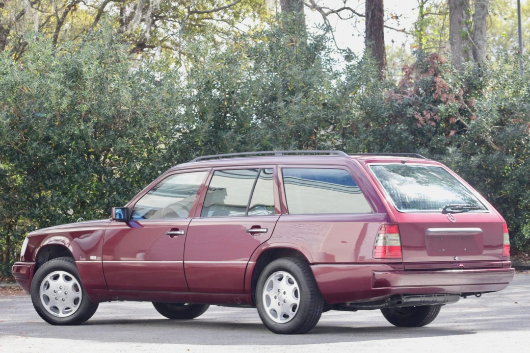 1995 Mercedes-Benz W124 E-Class - Image 17 of 31