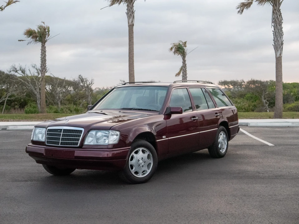 1995 Mercedes-Benz W124 E-Class - Image 2 of 31