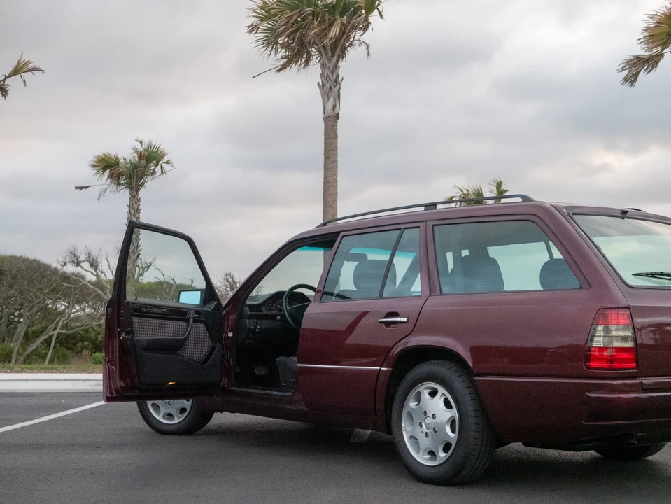 1995 Mercedes-Benz W124 E-Class - Image 30 of 31