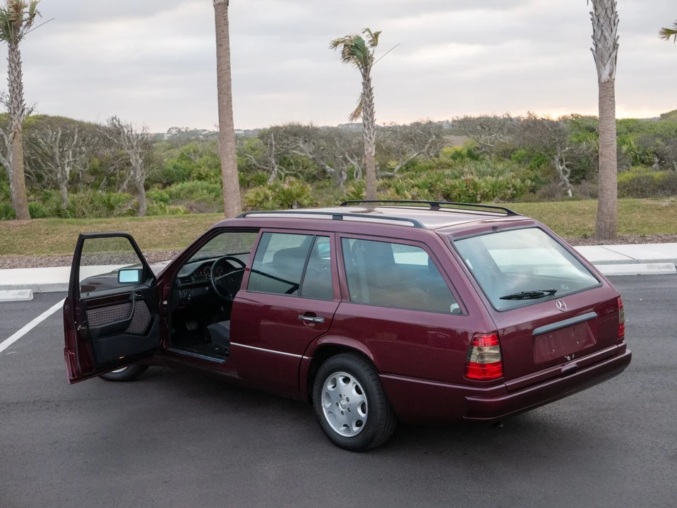 1995 Mercedes-Benz W124 E-Class - Image 29 of 31