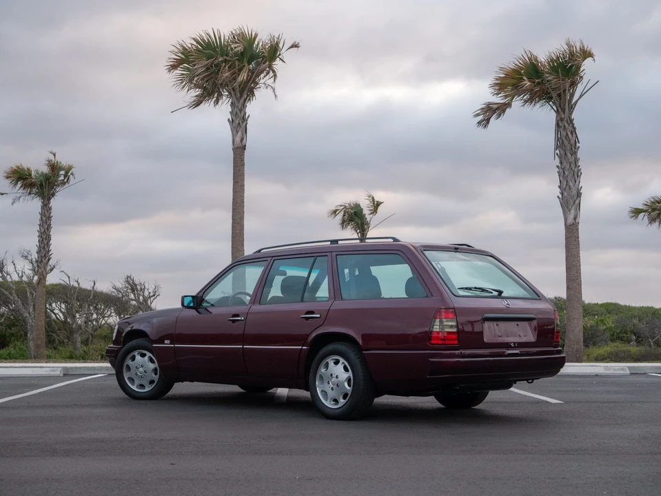 1995 Mercedes-Benz W124 E-Class - Image 12 of 31