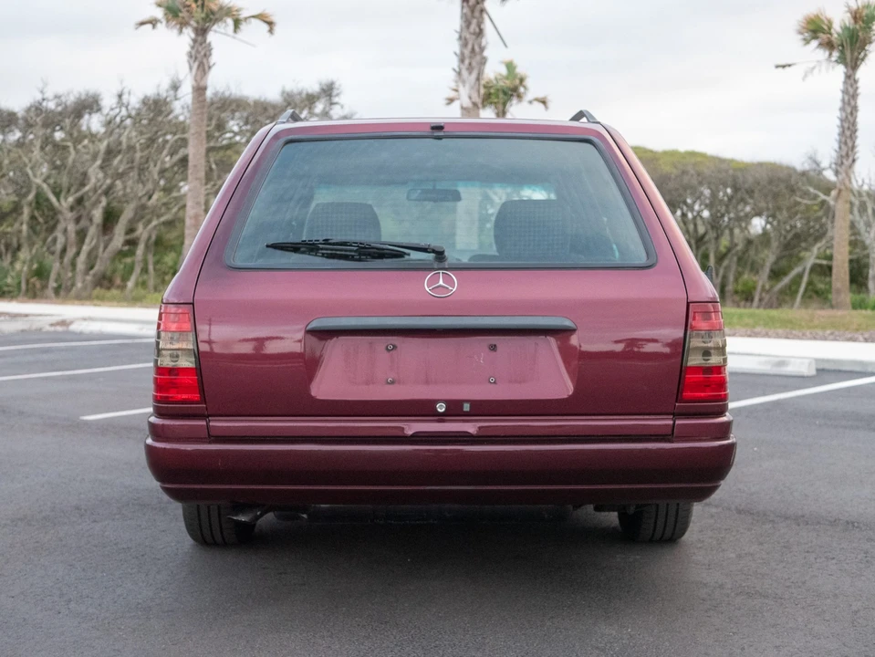 1995 Mercedes-Benz W124 E-Class - Image 11 of 31