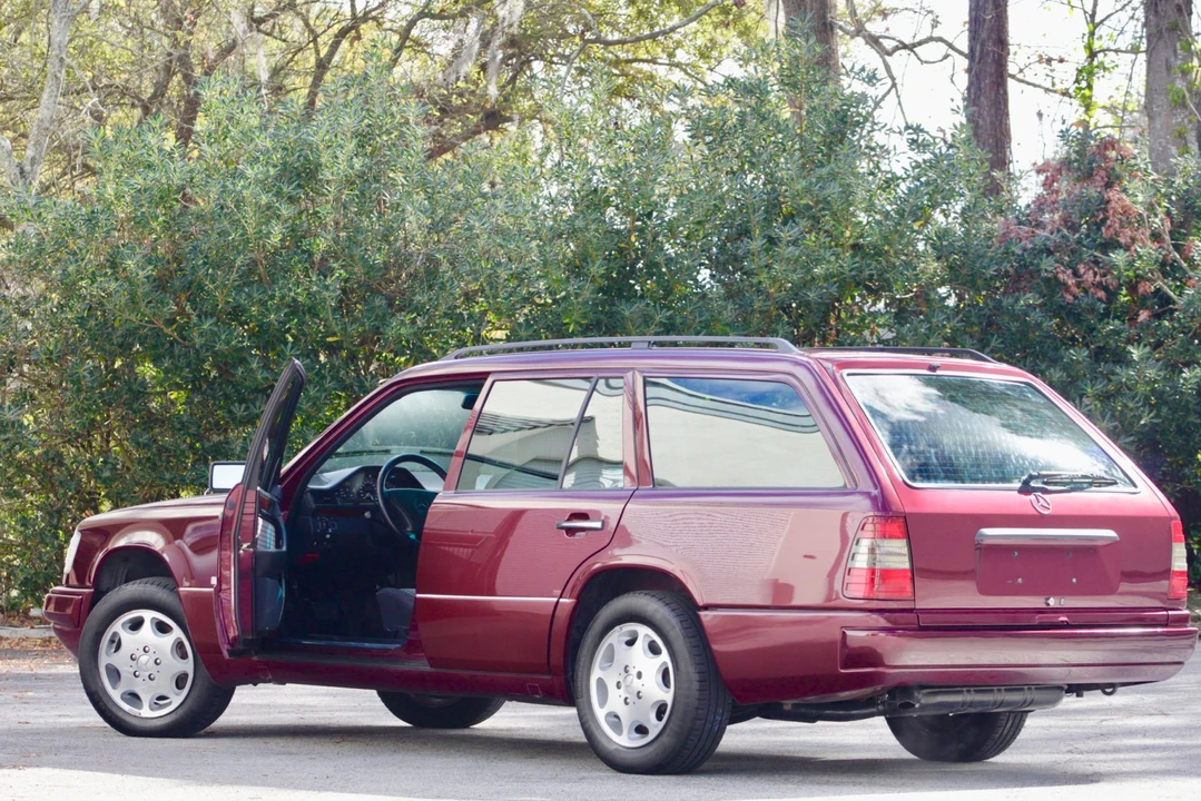 1995 Mercedes-Benz W124 E-Class - Image 28 of 31