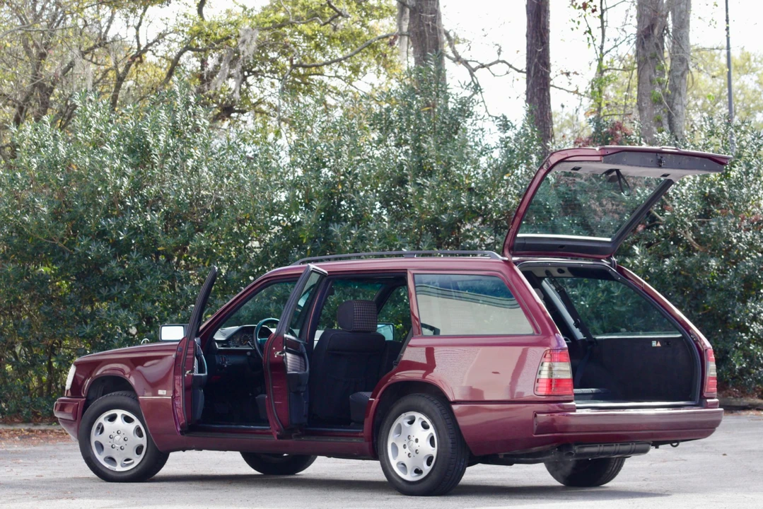 1995 Mercedes-Benz W124 E-Class - Image 27 of 31