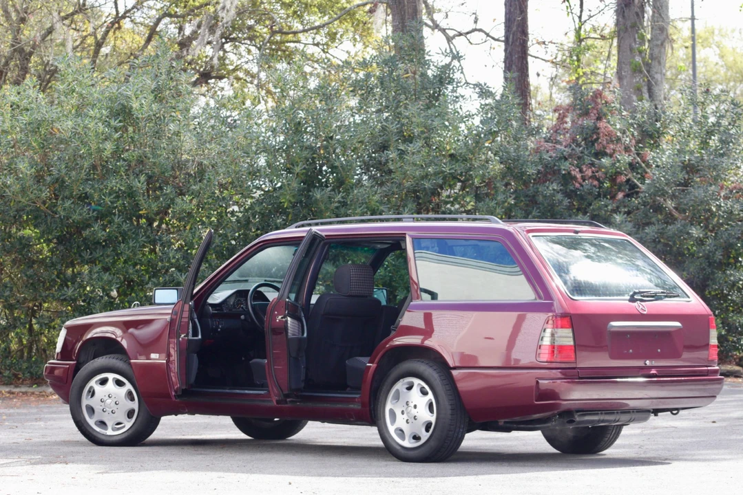 1995 Mercedes-Benz W124 E-Class - Image 31 of 31