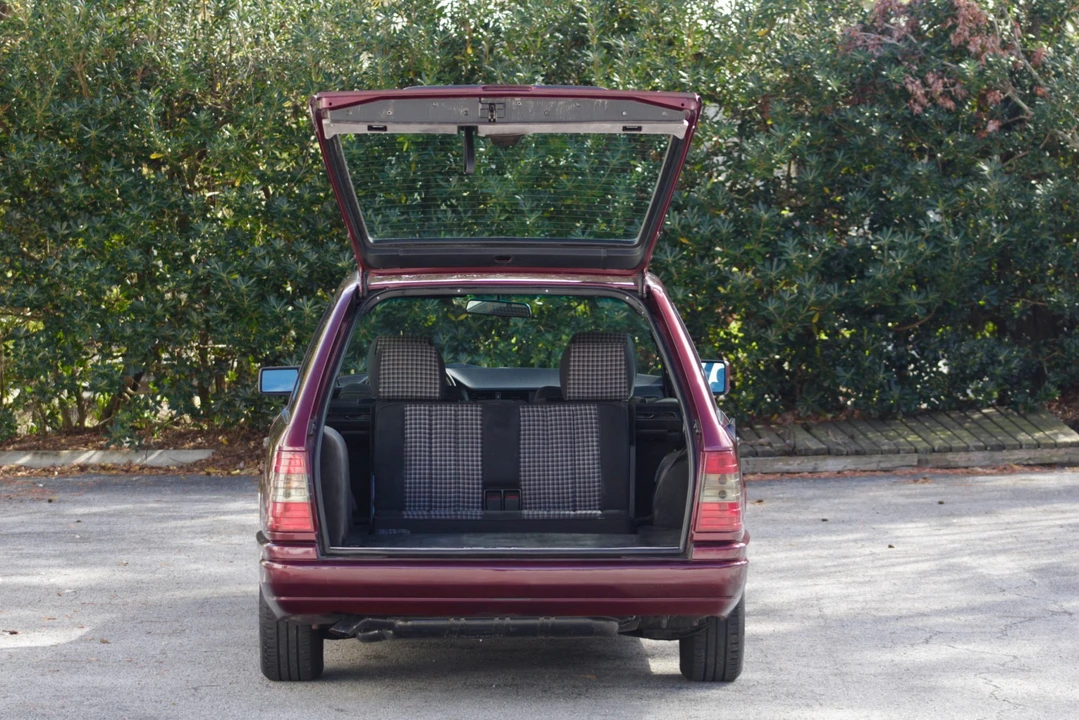 1995 Mercedes-Benz W124 E-Class - Image 24 of 31
