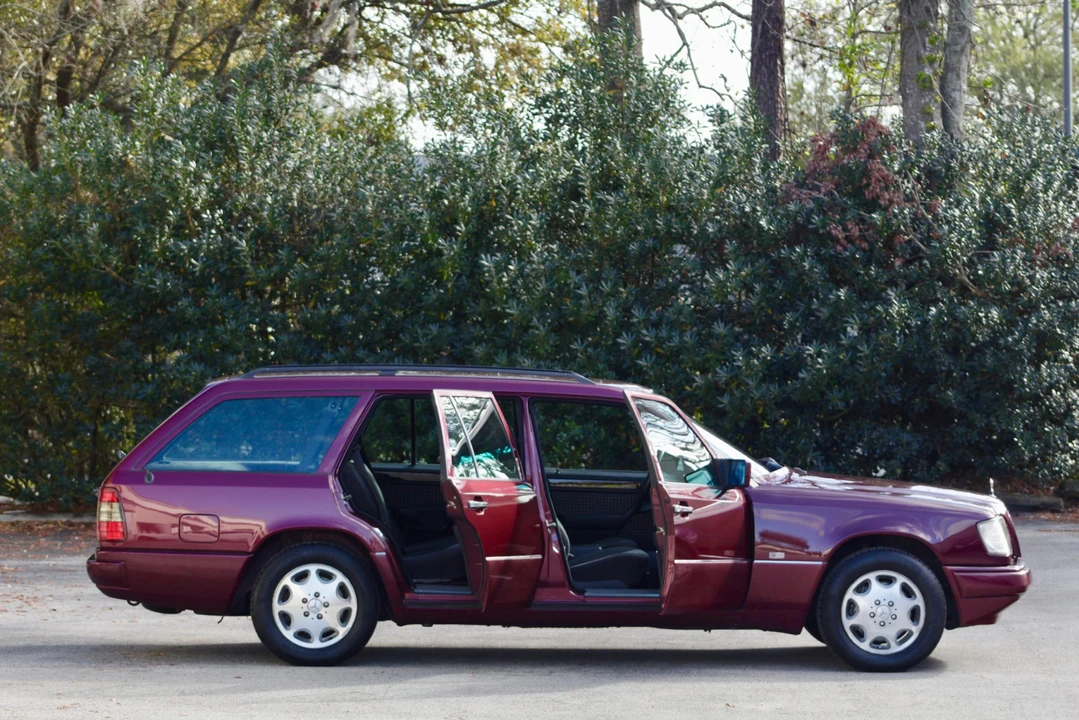 1995 Mercedes-Benz W124 E-Class - Image 22 of 31
