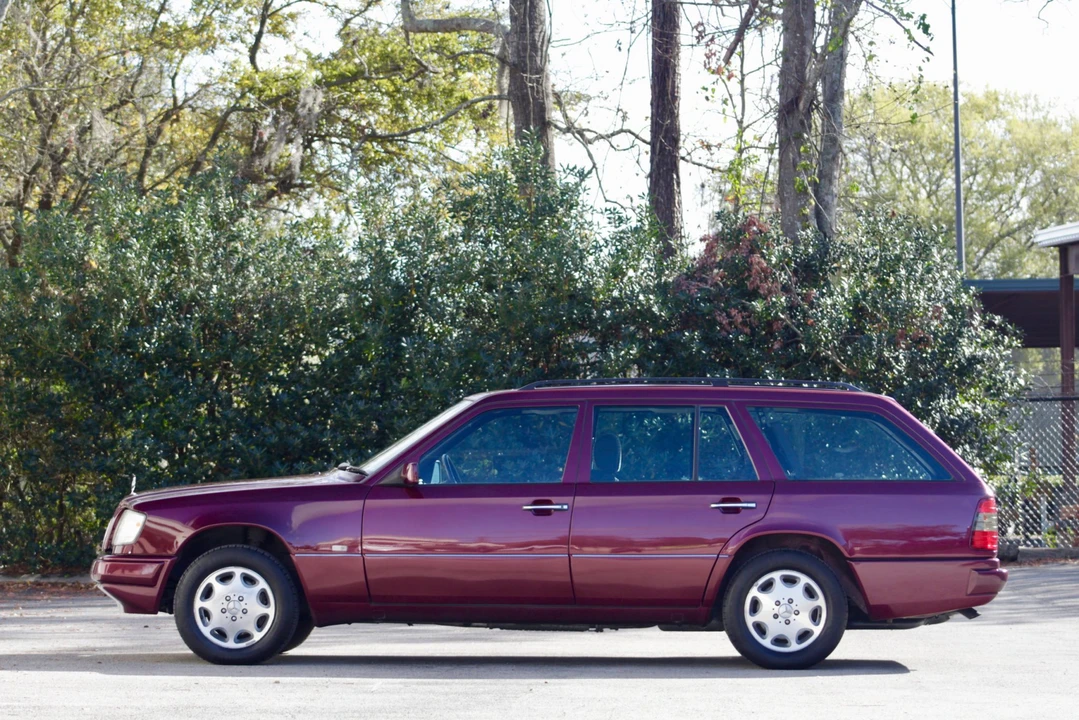 1995 Mercedes-Benz W124 E-Class - Image 16 of 31