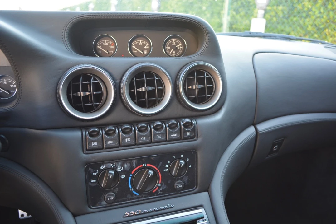 1998 Ferrari 550 Maranello - Image 28 of 31