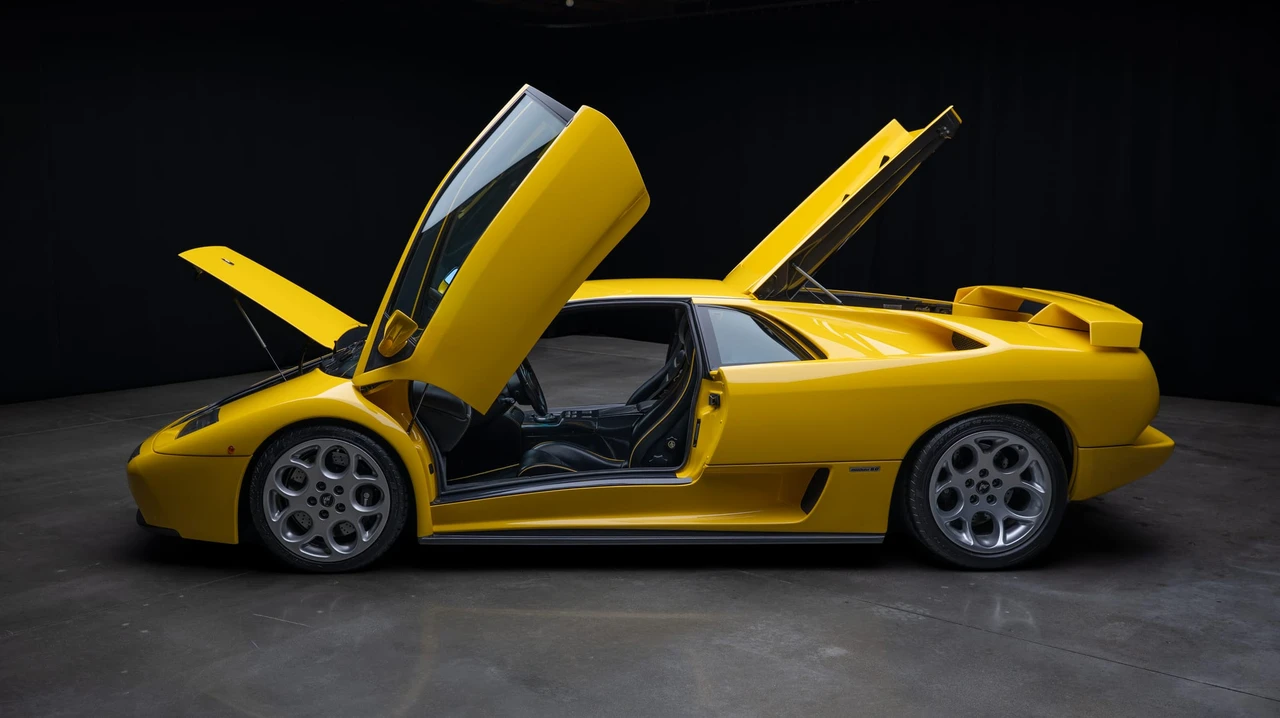 2001 Lamborghini Diablo VT - Image 27 of 31