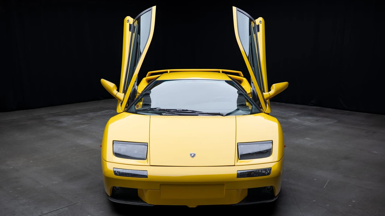 2001 Lamborghini Diablo VT - Image 22 of 31