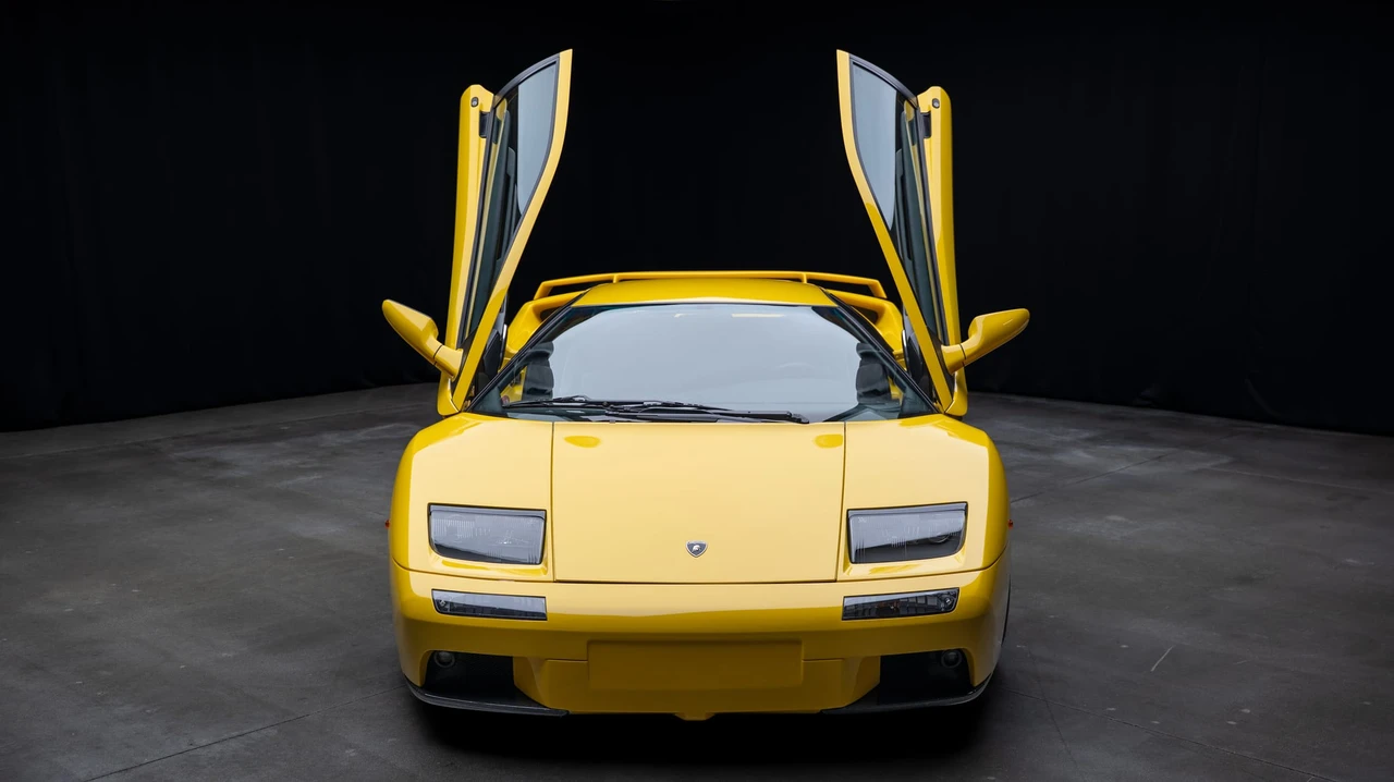 2001 Lamborghini Diablo VT - Image 24 of 31