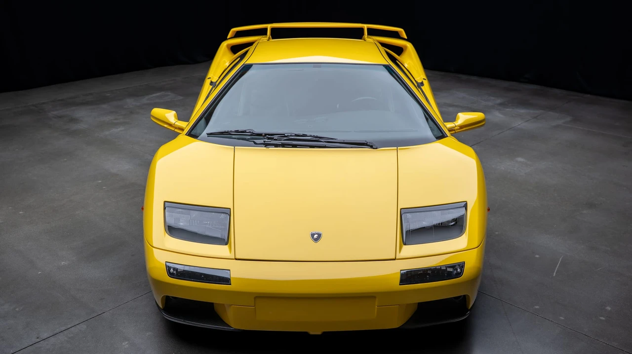 2001 Lamborghini Diablo VT - Image 3 of 31