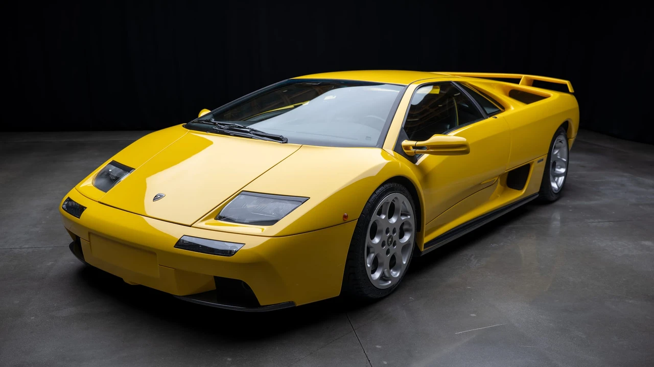 2001 Lamborghini Diablo VT - Image 4 of 31