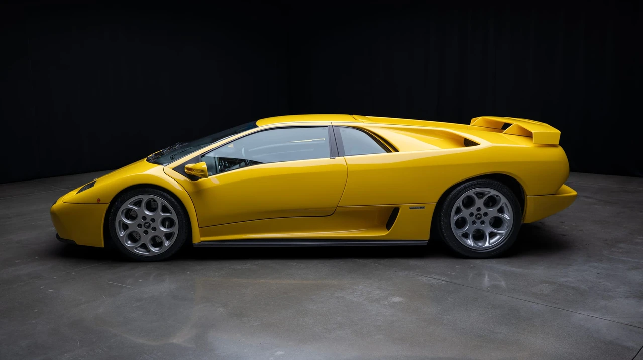 2001 Lamborghini Diablo VT - Image 6 of 31