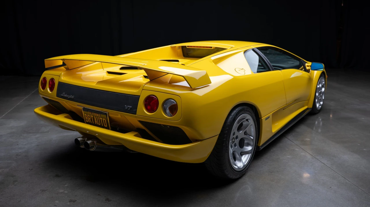 2001 Lamborghini Diablo VT - Image 12 of 31