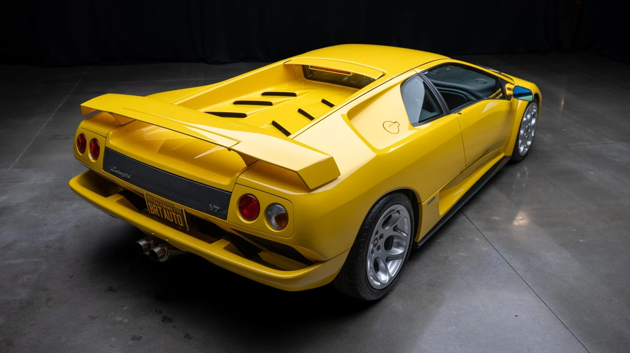2001 Lamborghini Diablo VT - Image 13 of 31