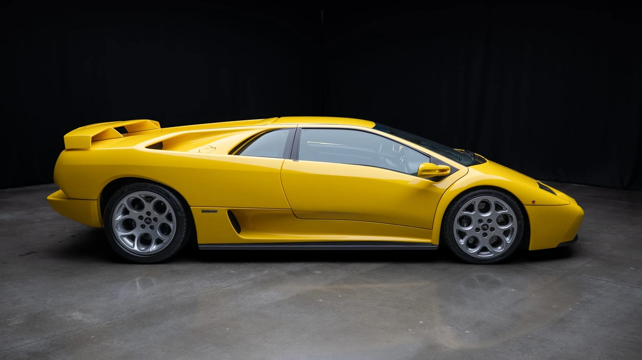 2001 Lamborghini Diablo VT - Image 14 of 31