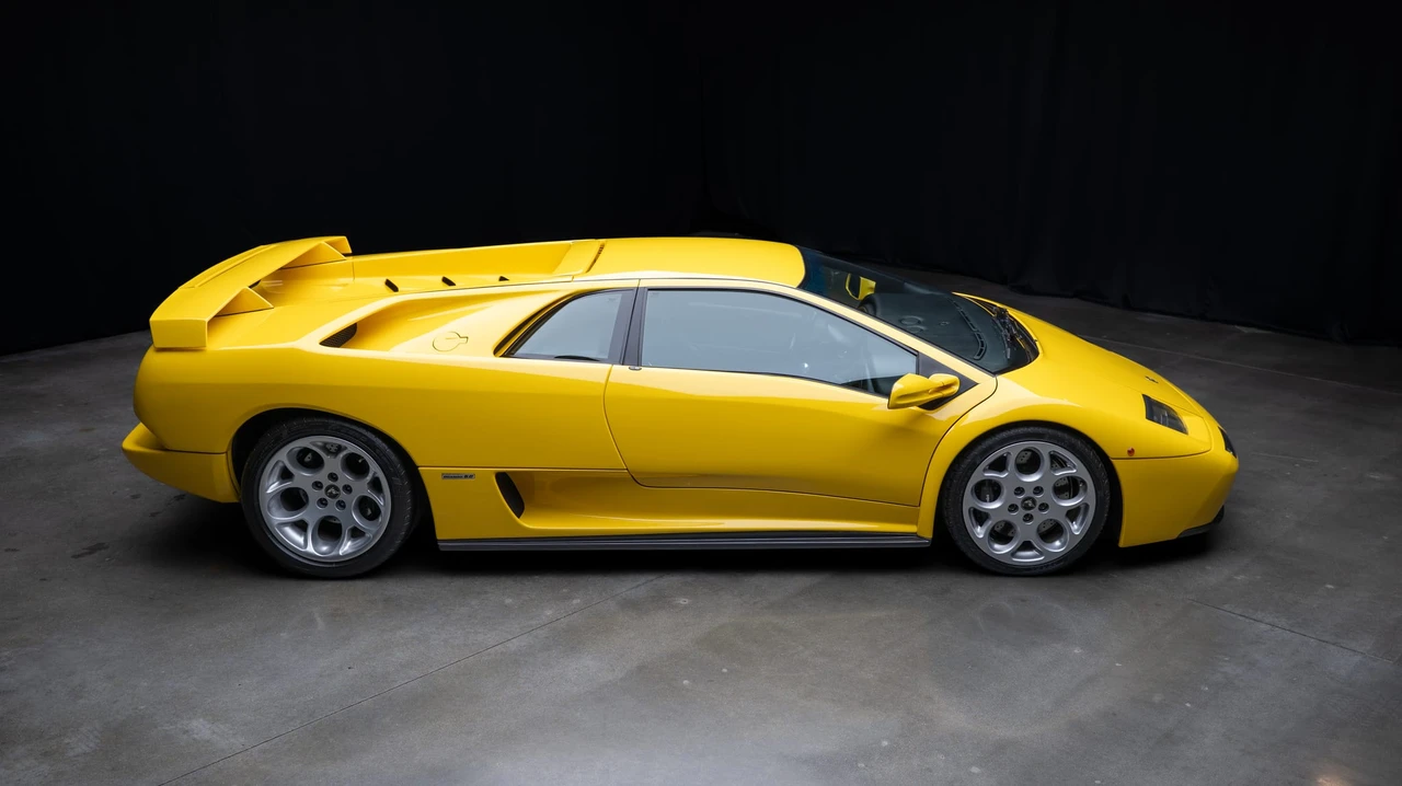 2001 Lamborghini Diablo VT - Image 15 of 31